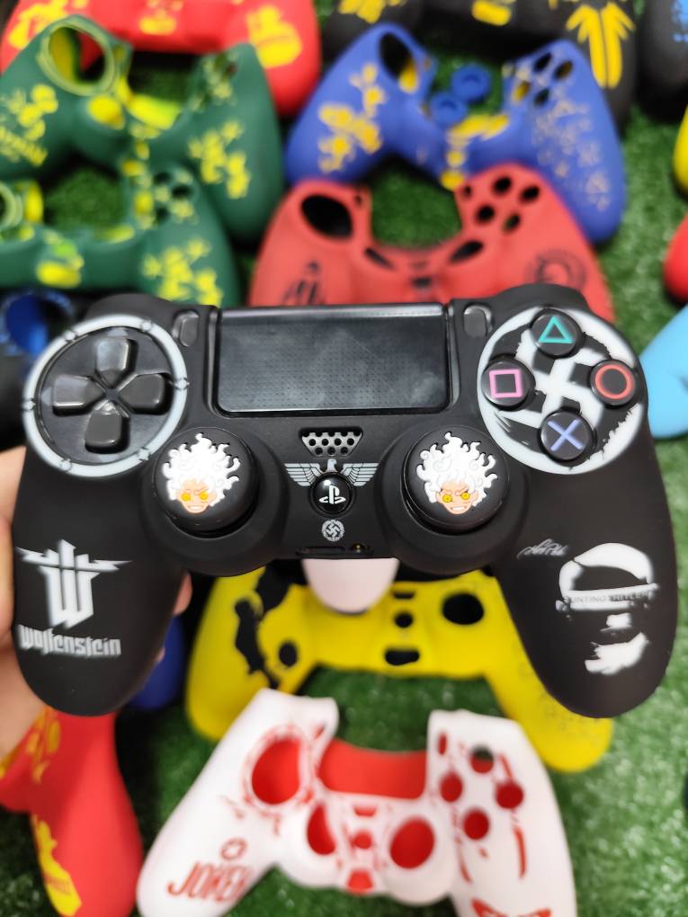 کاور دسته سیلیکونی Ps4 + دو عدد سر آنالوگ برجسته کد 1037