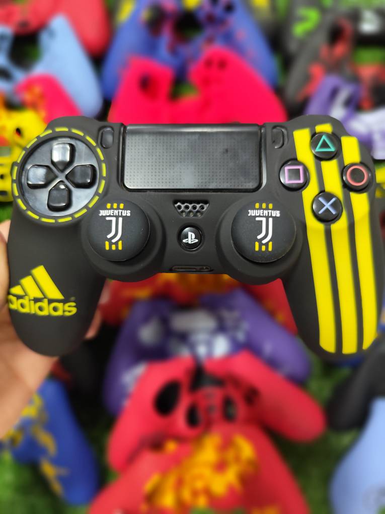 کاور دسته سیلیکونی Ps4 + دو عدد سر آنالوگ برجسته کد 1083