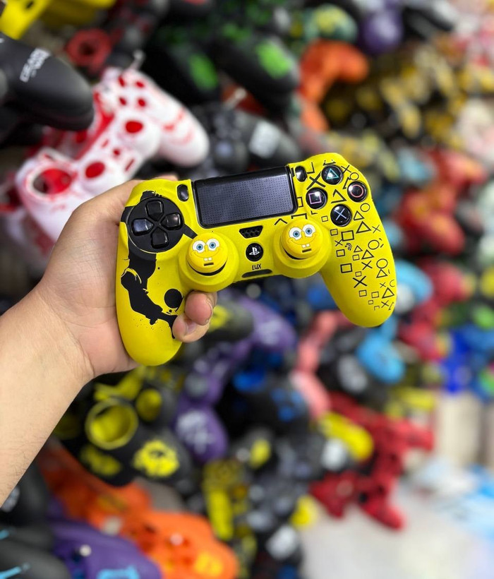 کاور دسته سیلیکونی PS4 با دو عدد سر آنالوگ برجسته