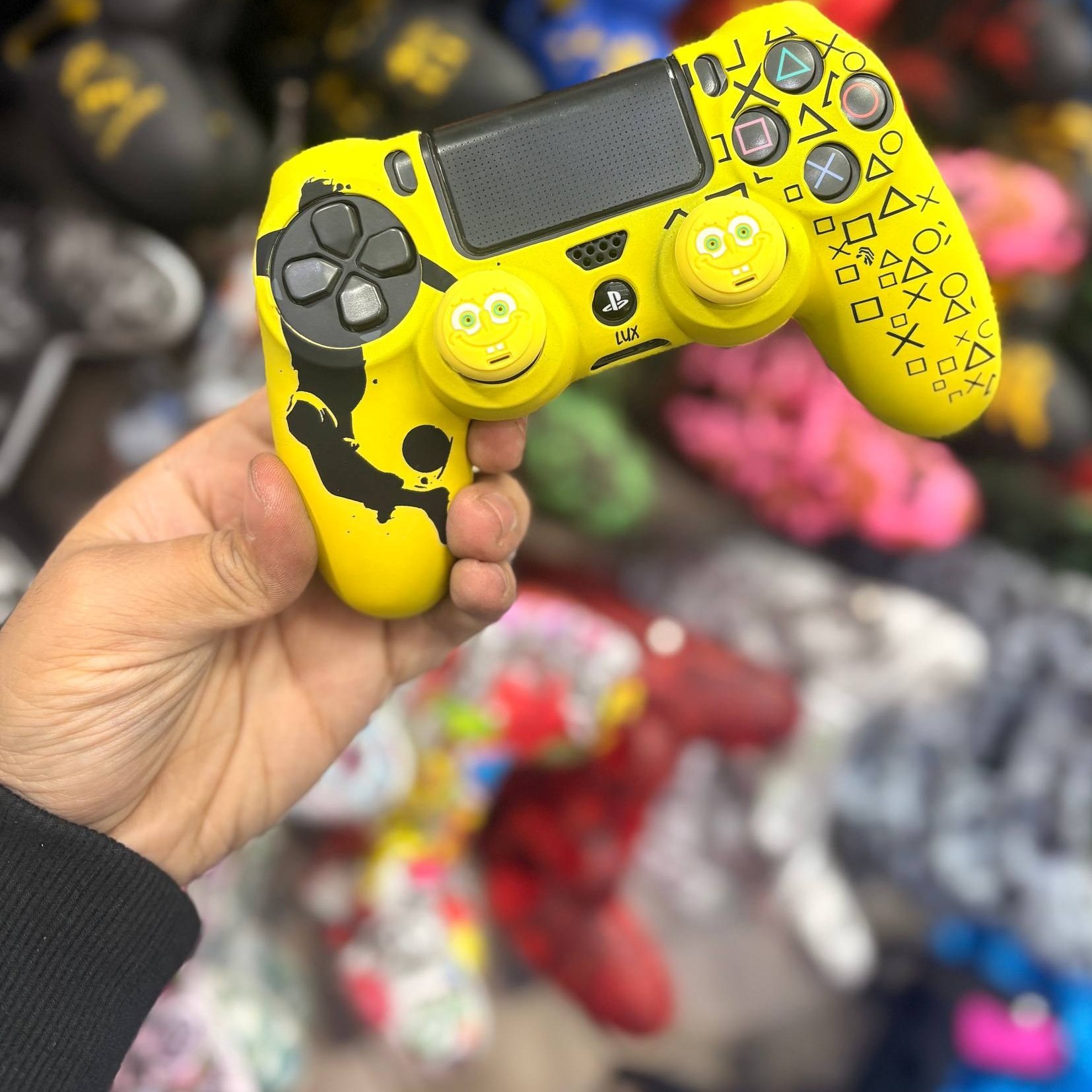 کاور دسته سیلیکونی PS4 با دو عدد سر آنالوگ برجسته زرد