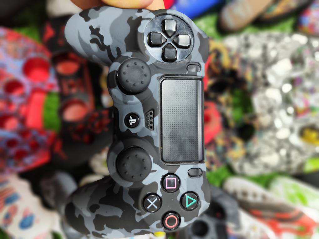کاور دسته سیلیکونی Ps4 + دو عدد سر آنالوگ برجسته کد 1091