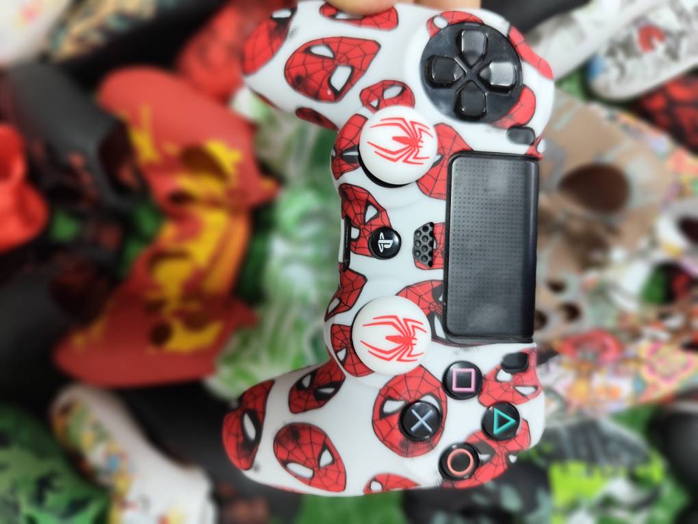 کاور دسته سیلیکونی Ps4 + دو عدد سر آنالوگ برجسته کد 1120
