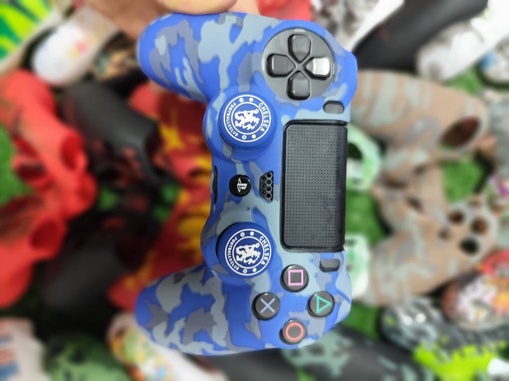 کاور دسته سیلیکونی Ps4 + دو عدد سر آنالوگ برجسته کد 1122