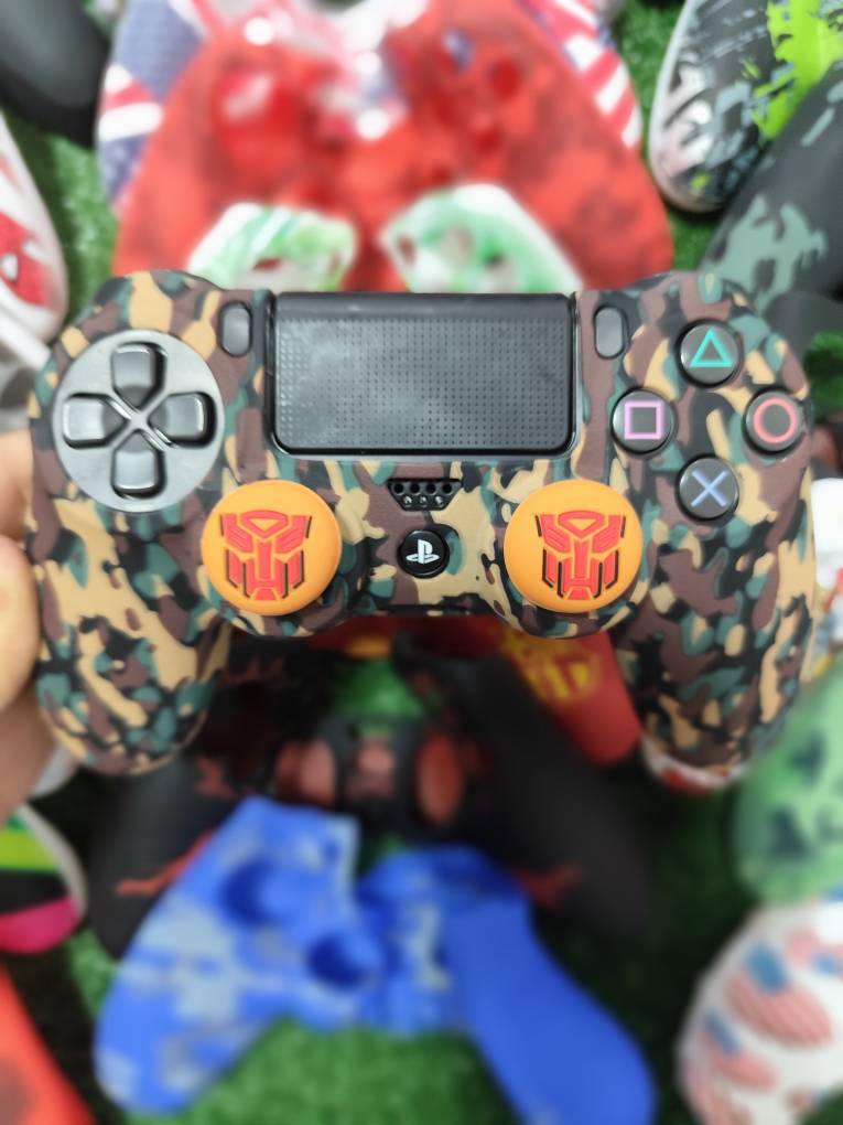کاور دسته سیلیکونی Ps4 + دو عدد سر آنالوگ برجسته کد 1138