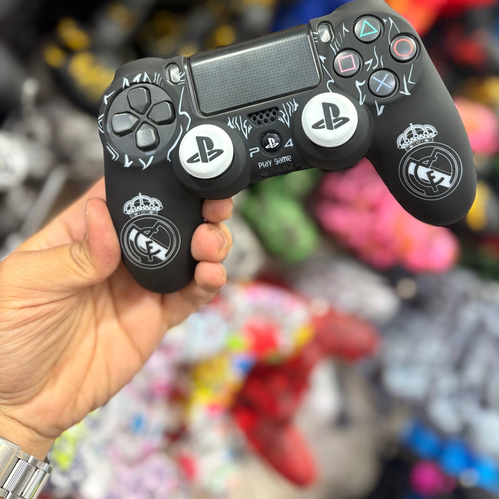 کاور دسته سیلیکونی PS4 با دو عدد سر آنالوگ برجسته رئال مادرید