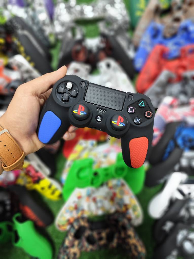 کاور دسته سیلیکونی PS4 با دو عدد سر آنالوگ برجسته کد 901