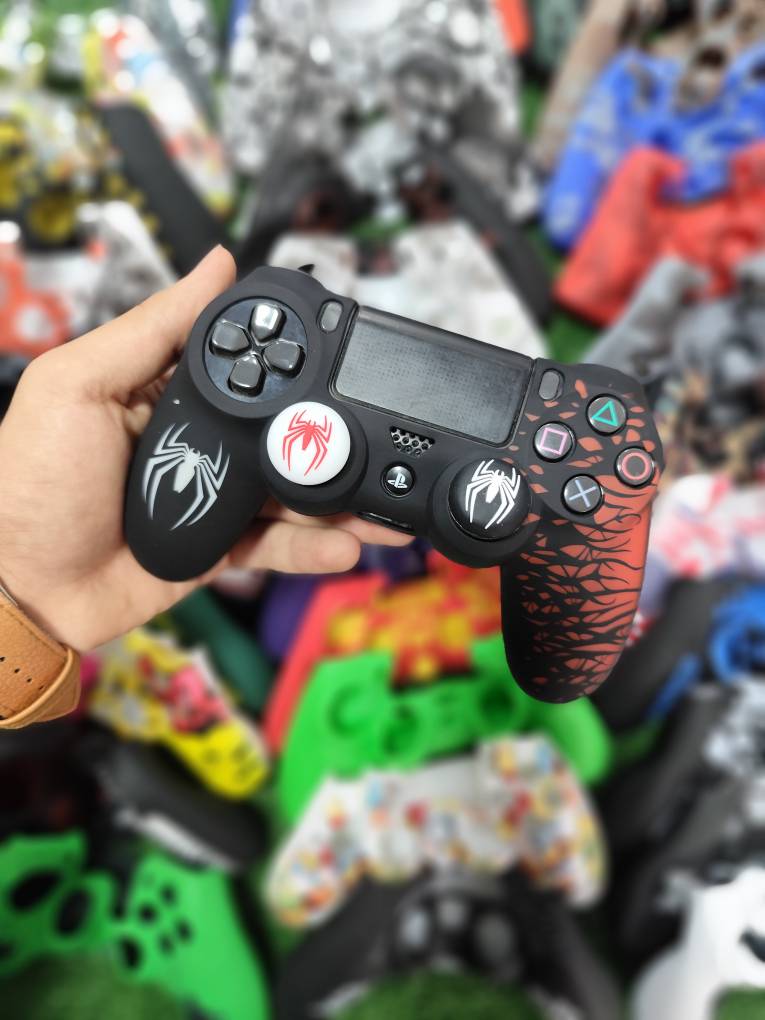کاور دسته سیلیکونی PS4 با دو عدد سر آنالوگ برجسته کد 906
