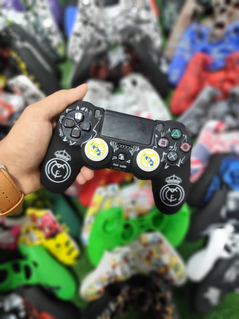 کاور دسته سیلیکونی PS4 با دو عدد سر آنالوگ برجسته کد 918