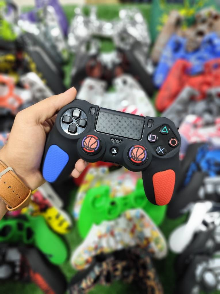 کاور دسته سیلیکونی PS4 با دو عدد سر آنالوگ برجسته کد 920