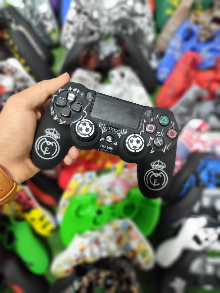 کاور دسته سیلیکونی PS4 با دو عدد سر آنالوگ برجسته کد 923