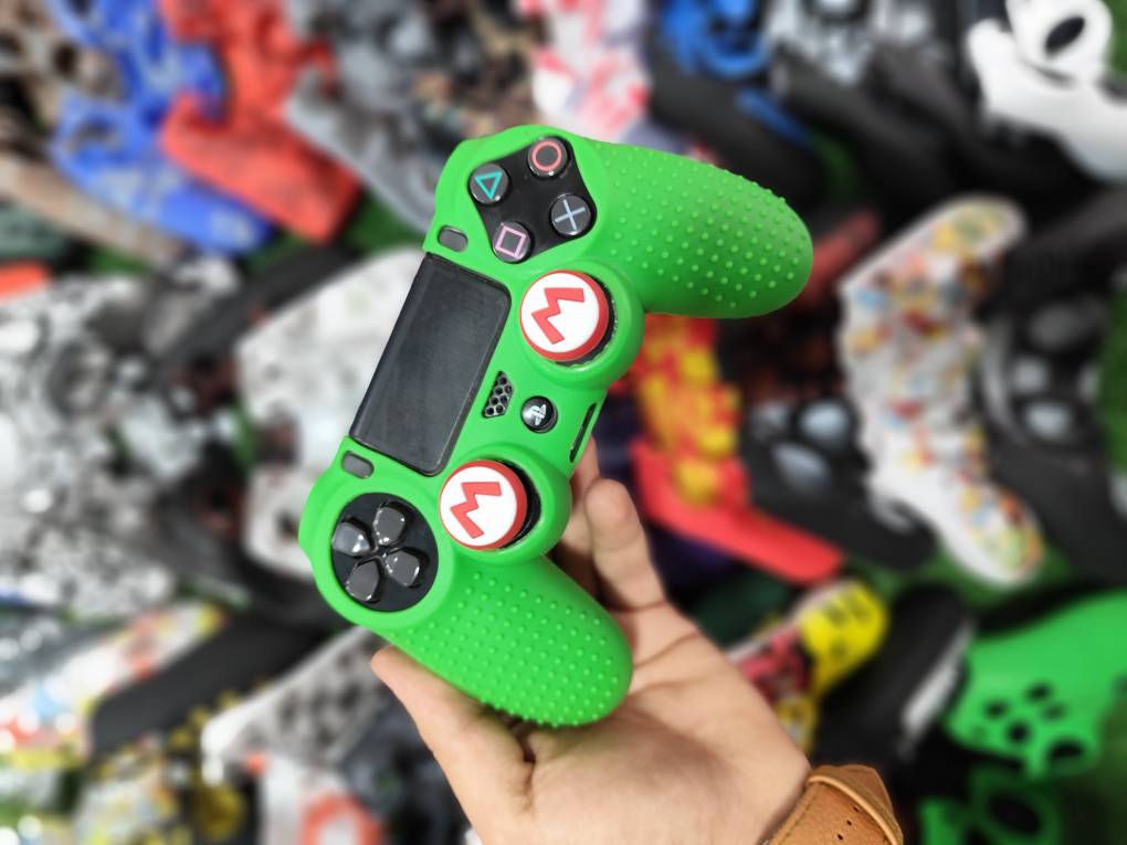 کاور دسته سیلیکونی PS4 با دو عدد سر آنالوگ برجسته کد 924